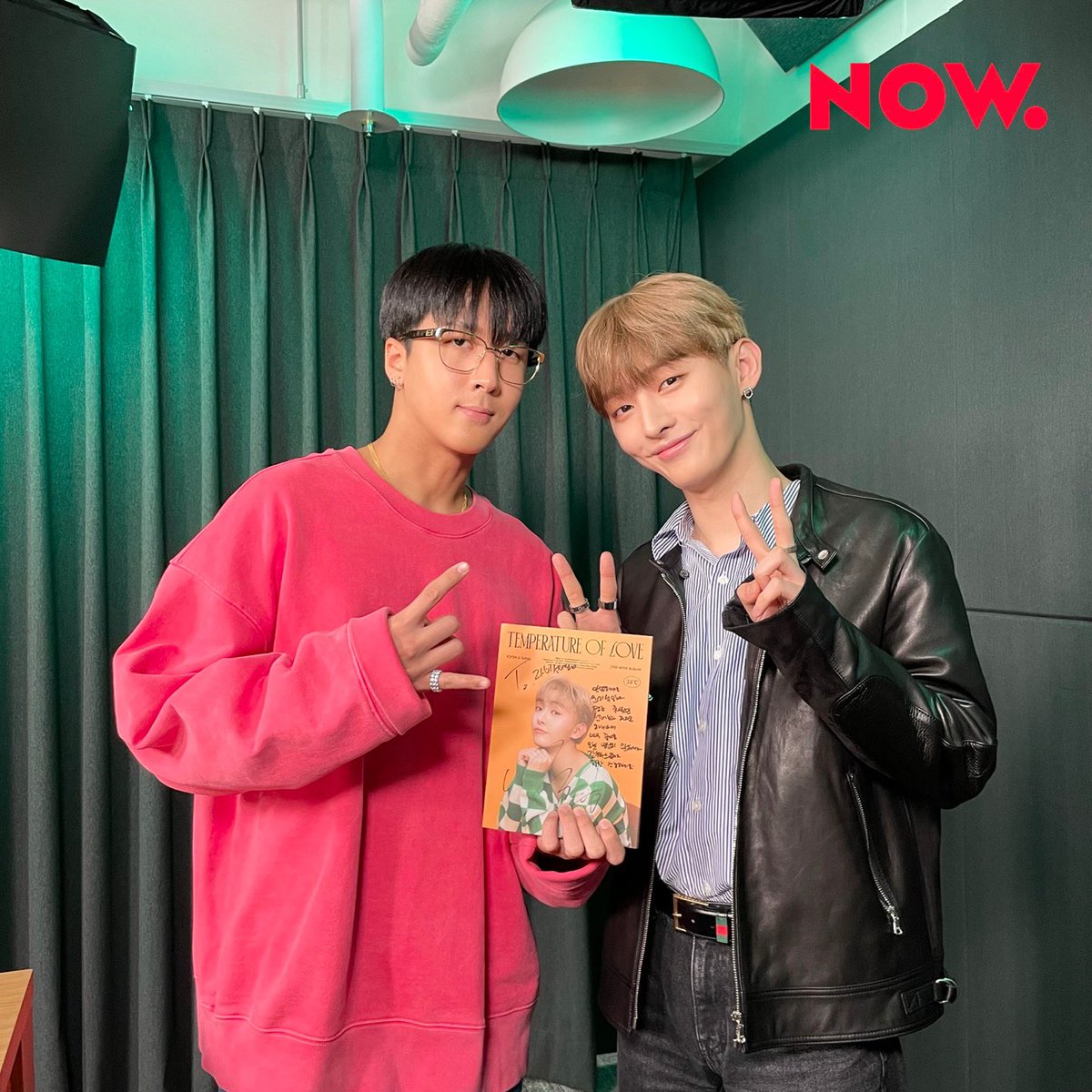 npop_zip's tweet photo. #라비 의 #퀘스천마크 ❓with #윤지성 🍚 밥알대장 윤지성✨ 미니앨범 #LoveSong 활동 마무리 하고 랍스트와 편안하게 수다 한 판 제대로 떨어 봤드아!🐧 앨범 얘기 살짝쿵, 사람 지성씌 얘기 왕창! 듣고 있으니 밥 6공기 먹은 것처럼 배부른 기분,,즐거웠어요! #NOW온에어 https://t.co/5nzFZEdmIr
