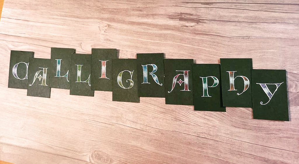 yuktank79's tweet image. ちょっとしたラクガキ✒️

#calligraphy 
#illuminatedinitials #colorpencil 
#pastelpencils 
#bleedproofwhite 
#handlettering 
#handwriting 
#beautifulwriting 
#gpen