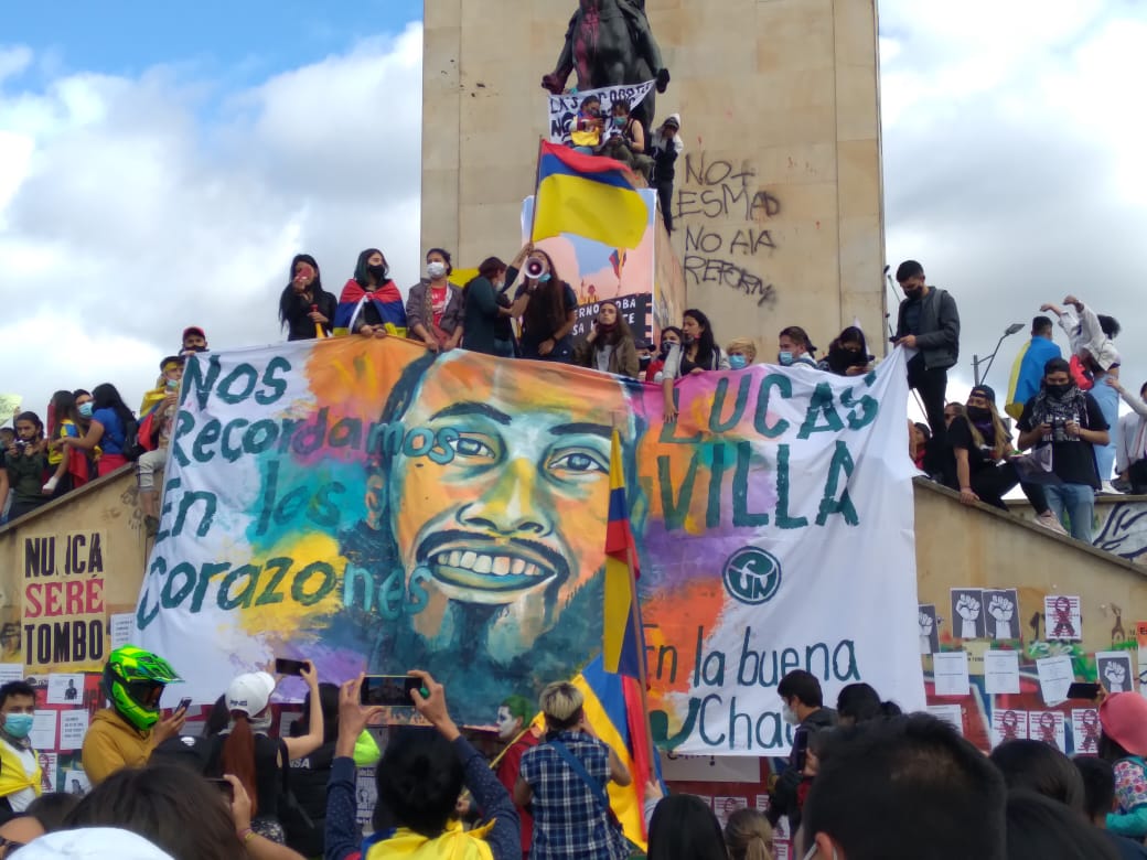 wilcal012's tweet photo. #LucasVive #LUCAS #lucasRepresenta #LucasVillaAsesinadoPorElEstado #LucasVillaAsesinadoPorElEstado 
Siempre presente en nuestras mentes, un héroe y un significado a la #ResistenciaColombia https://t.co/lpmB7lLgG2