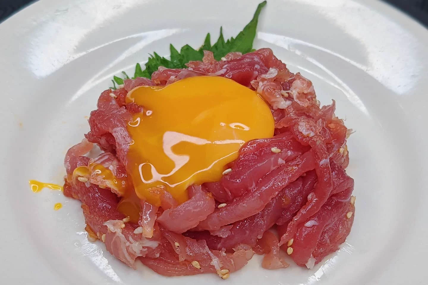 混ぜて掛けて乗せれば完成！簡単すぎる、生ハムレシピ！