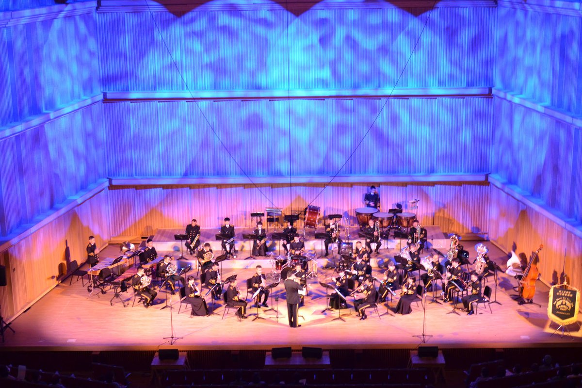 jmsdf_srh's tweet photo. 令和3年4月25日（日）大分県日田市のパトリア日田で #佐世保音楽隊 の #演奏会 を行ったコロ🎺🎶

久しぶりの大分での演奏会を皆さんに楽しんでいただけて、とても嬉しいコロ❣️
来場者の皆さんの検温や、アルコール消毒などのご協力、本当にありがとうございましたコロ～🥰

#海上自衛隊 #海自佐世保 https://t.co/EHYq7dUvCa