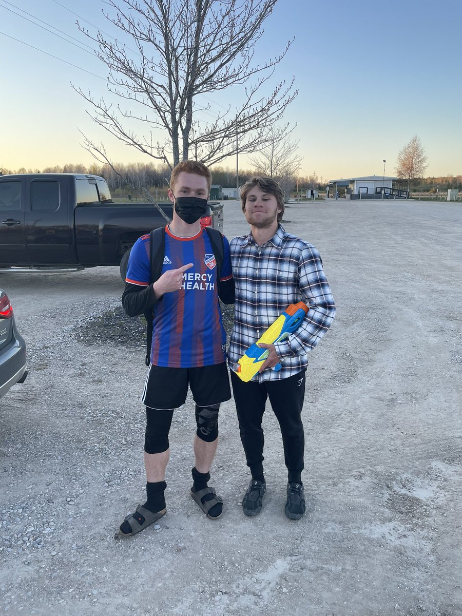 masonmcfadden20's tweet photo. @PHS_WaterWars  Grant Klepadlo from Wetro Boomin got Michael Iverson from H2Hoes https://t.co/RkHuVbk0b6