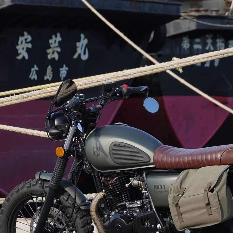 mutt_sg's tweet photo. The legendary Mutt Hilts - oozing Steve McQueen cool!!! The only question is Green or Grey? Test rides available at 432 Joo Chiat Road.
125cc and 250cc - power, weight and handling in perfect harmony. #muttmotorcycles_sg #muttmotorcycles https://t.co/fJZmT3CmGj