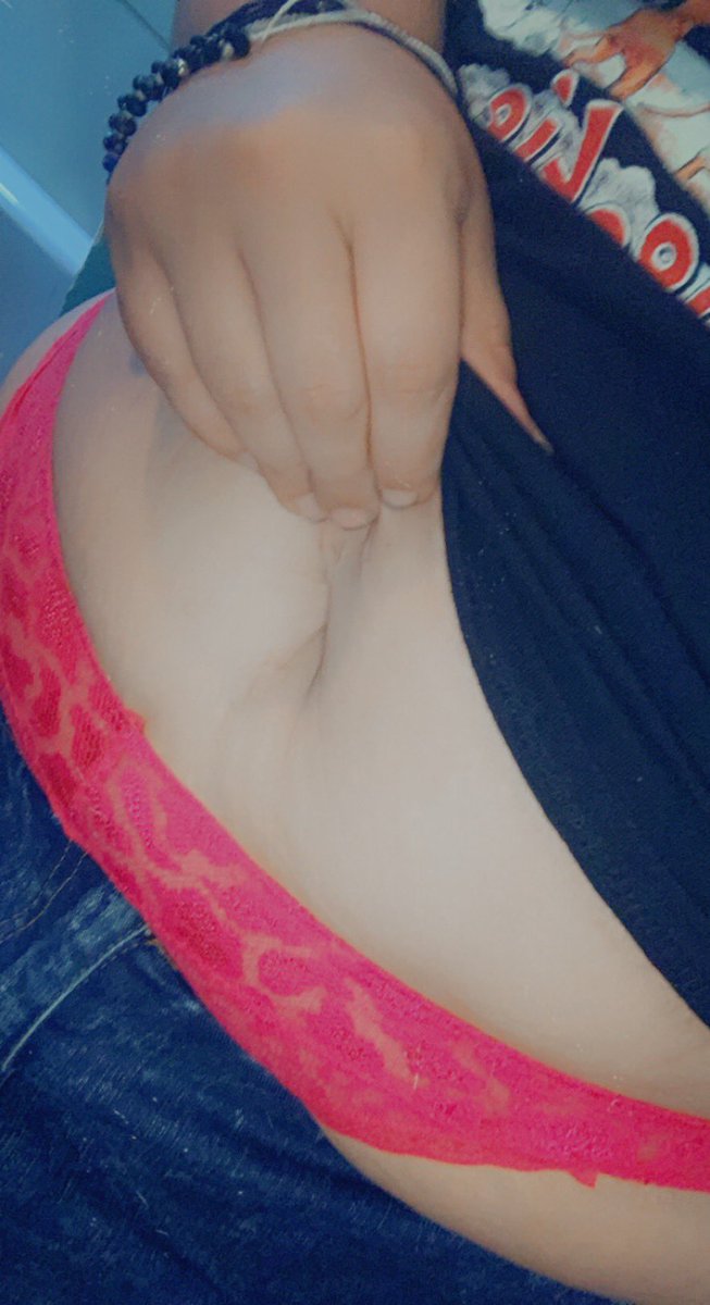 kitty_lynne00's tweet photo. Daddy wanted a quick pic today of my underwear so thought Iโd share ๐ #naughty #babygirl #bbwbeauty #bbwcontent #bbwgirl #bbwphotos #horny #pinkthong #plussizefreak #naughtybbw $kittylynne00 https://t.co/jfiCTJbJzZ