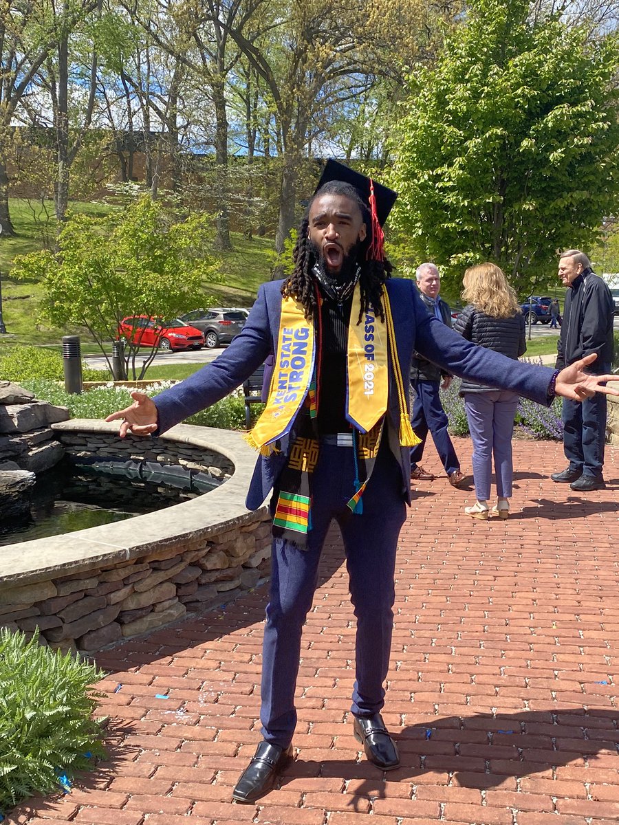 JhariahW's tweet photo. A first-generation college graduate. Thankful is all I can say right now. https://t.co/NceIpeivY0