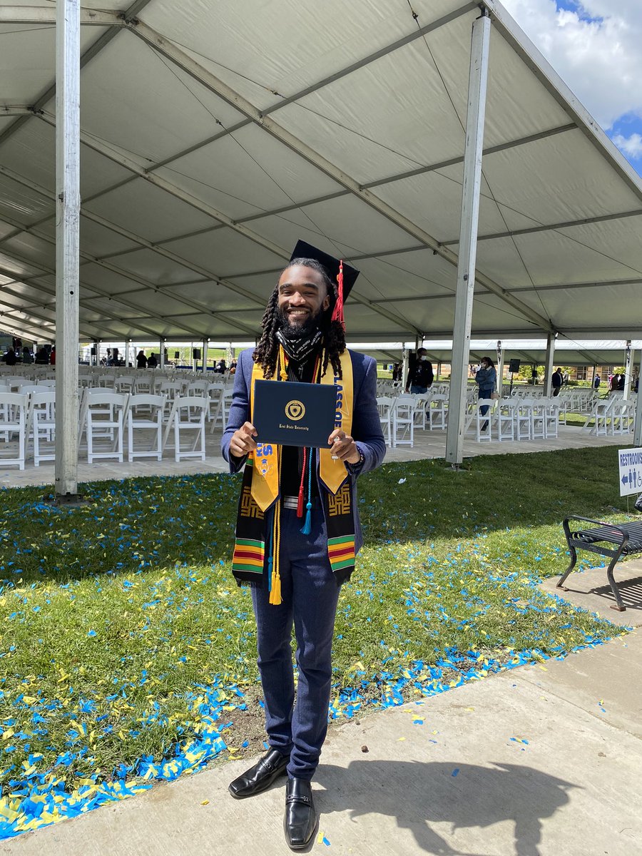 JhariahW's tweet photo. A first-generation college graduate. Thankful is all I can say right now. https://t.co/NceIpeivY0