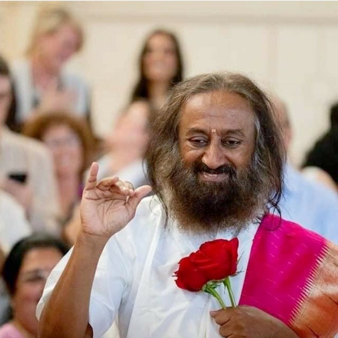 SejalShahJGD's tweet photo. #ThankYouGurudev @SriSri An eternal inspiration, an infinite ocean of love &amp; compassion who has made millions walk the path of service, inner peace and fulfilment and transformed their lives in so many ways! Pranams to YOU! 🙏❤🌷🌻 https://t.co/AyzbRtCpQZ