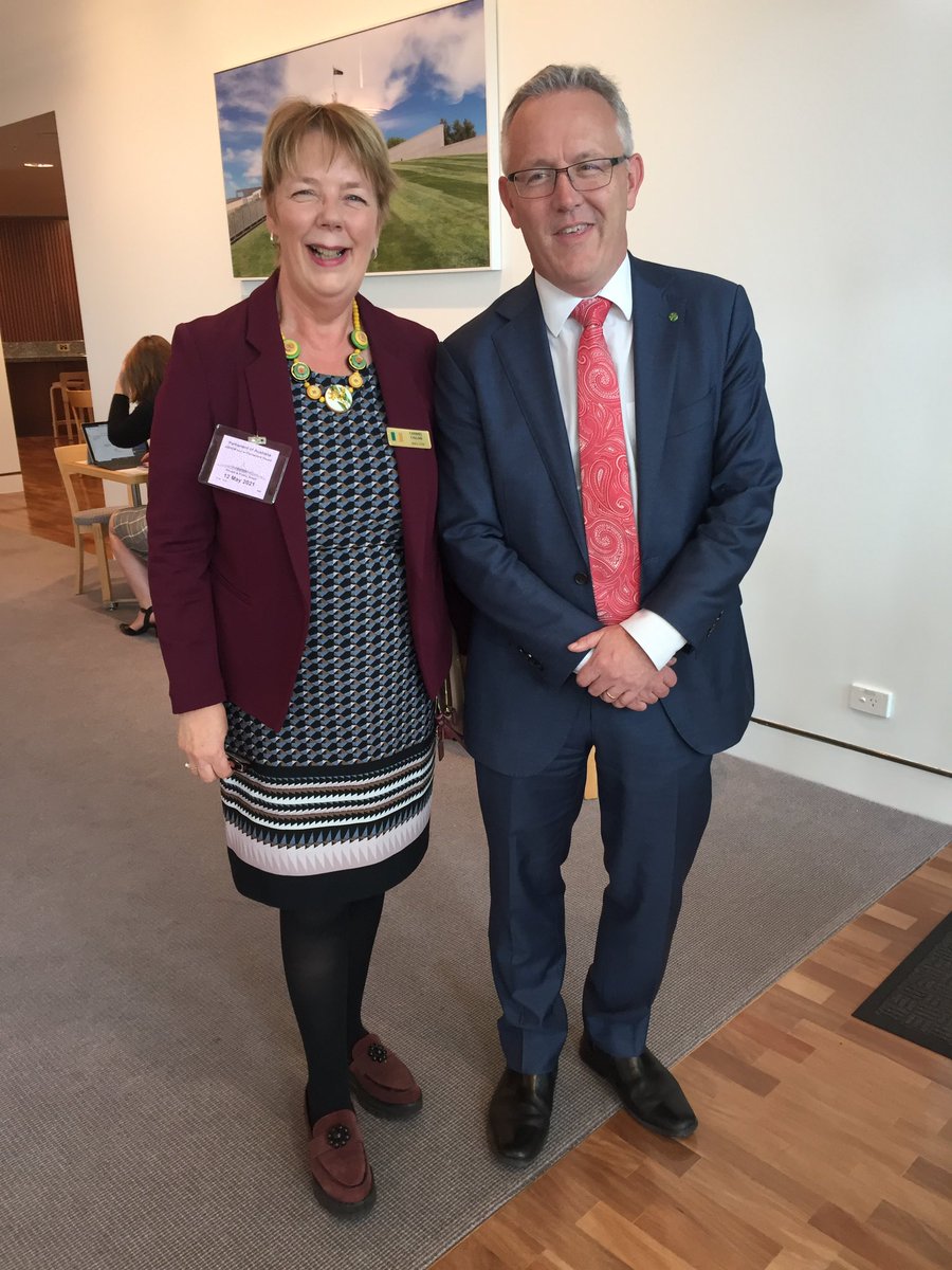 irlembaustralia's tweet photo. Carmel networking during her visit with #ASHOM friends and with great chance to meet some of #Ireland many friends @AboutTheHouse @M_McCormackMP @DaveSmithMP @OireachtasNews #Working4Irl https://t.co/kNUr8t3ESE