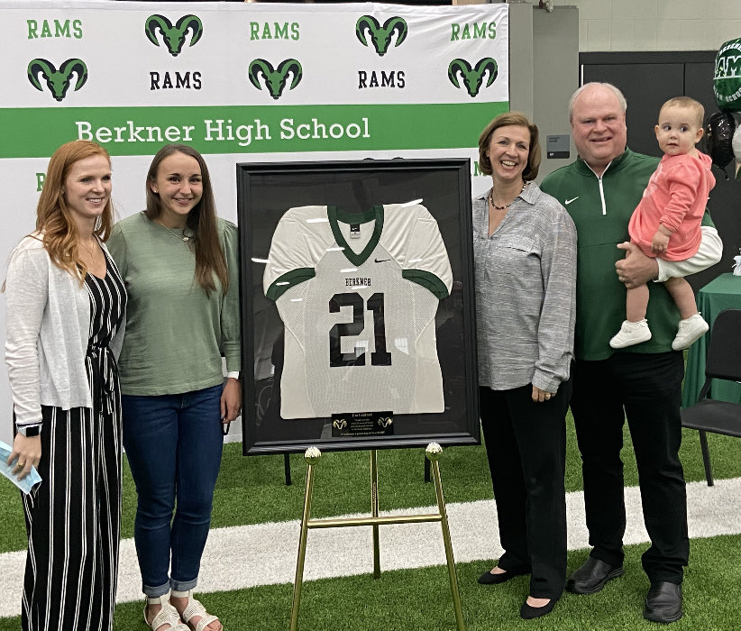 leslie_slovak's tweet photo. @JimLedford1 What a great night it was to celebrate the incredible career of Coach Jim Ledford. Thank you for all you have done for our kids and coaches ❤️#Legend https://t.co/bTBoiAS8DL
