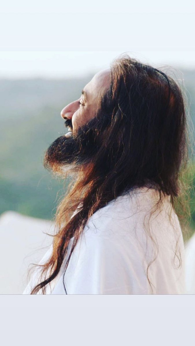 erimaryncak's tweet photo. @srisriravishankar 
✨
Hoy el mundo celebra Tu presencia, yo además agradezco acompañar tus pasos, una y otra vez! 
✨
#thankyougurudev #happybirthdaygurudev 
@OfficeOfGurudev https://t.co/uFMhVVGwmg