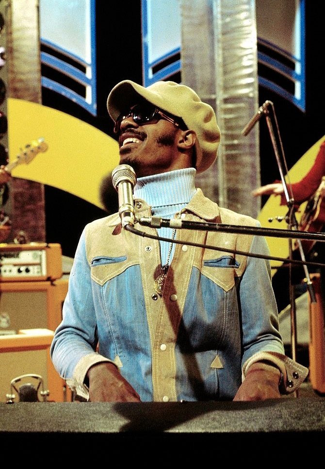 MJFINESSELOVER's tweet image. Happy 71st Birthday to the LEGENDARY Stevie Wonder 💛