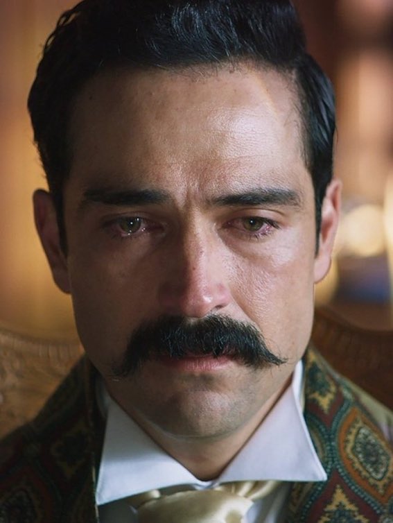 Pude sentir el dolor de Ignacio por la muerte de Evaristo. 😢

#ElBaileDeLos41