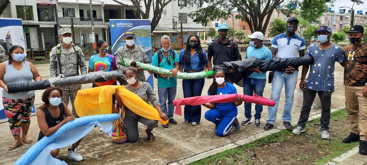 FNC_ArmadaCol's tweet photo. 💛💙❤️ En Turbo #Antioquia a través del #BFIM16 apoyamos a Fundación Fortaleza para hacer entrega de más de ocho mil metros de tela a seis grupos folclóricos del municipio que serán utilizados para la elaboración de vestuarios.
Preservamos la cultura y tradiciones folclóricas 🇨🇴 https://t.co/Y3zOgTk7KU