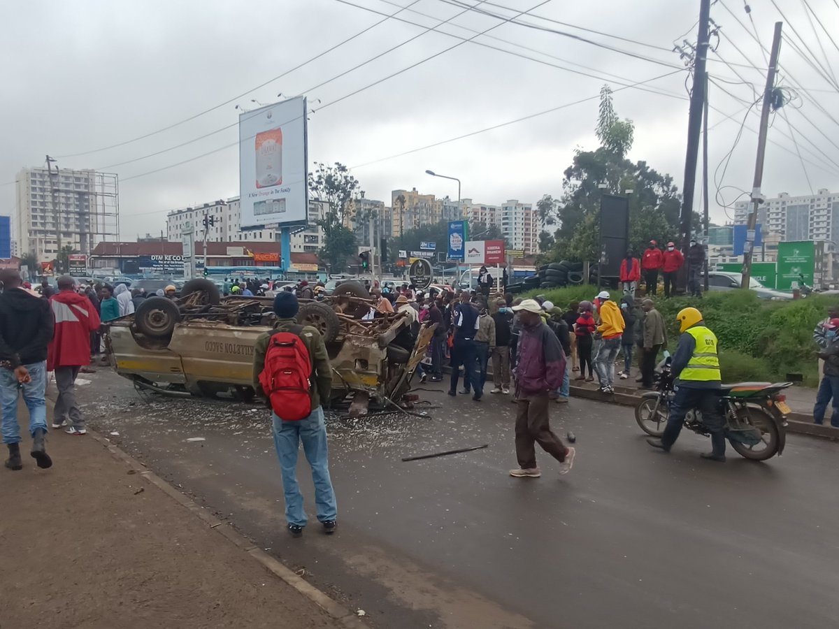 a3Route's tweet photo. 07:19 very bad accident at the Junction of Prestige Plaza along Ngong Road. @NBOTraffic  https://t.co/nW3LHI8c30 via @StephenOtii