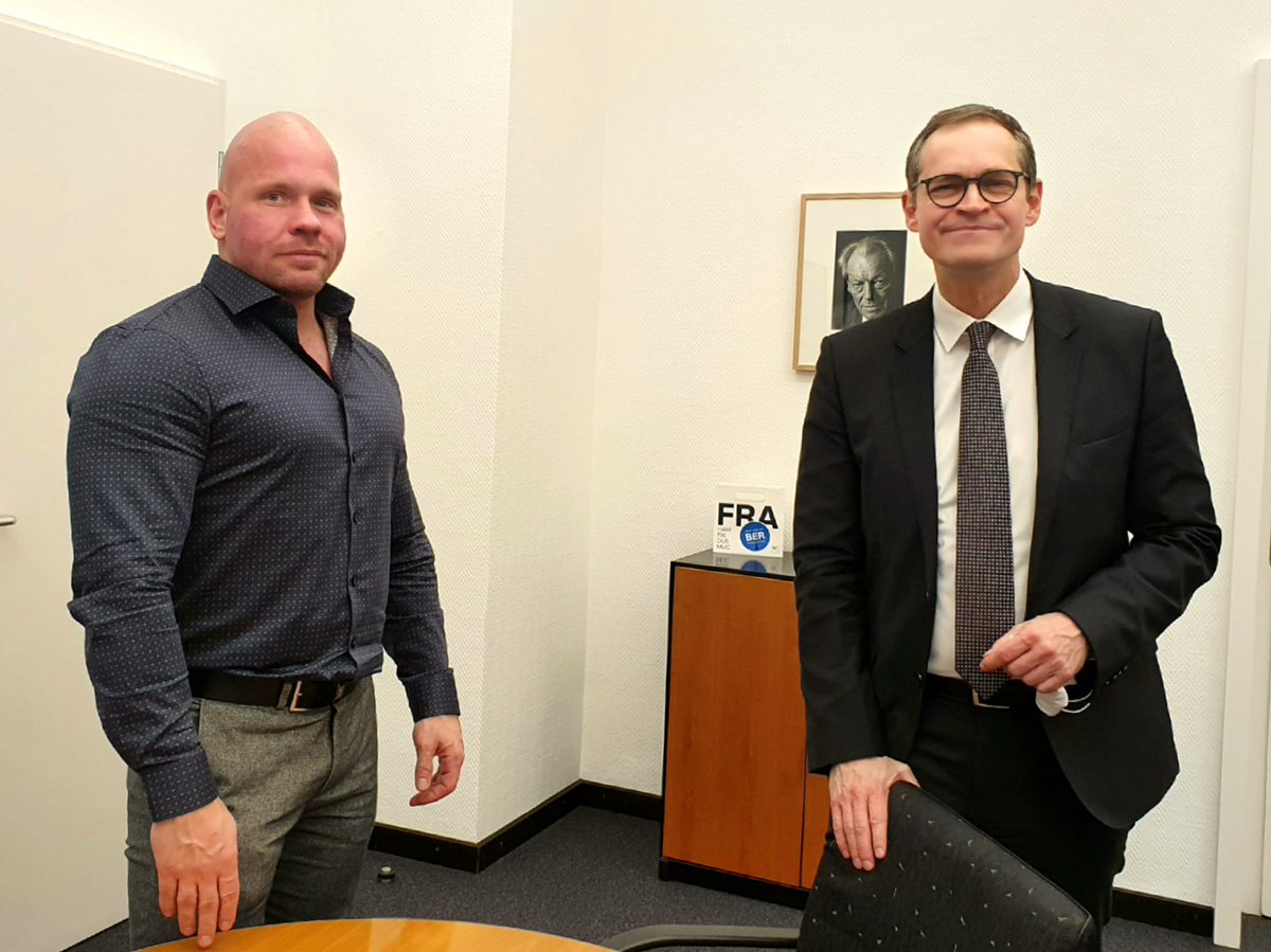 Ricardo Lange (@ricardolange4) on Twitter photo Lieber <a href="/RegBerlin/">Senatskanzlei Berlin</a> #SPD, Anfang Januar hatten wir ein Gespräch, wo wir über gesundheitspolitische Fragen gesprochen haben, welche mir im Anschluss per Email beantwortet werden sollten. Heute frage ich enttäuscht: Vergessen? Keine Lust?
#Politik #Berlin #Bundestagswahl #Pflege Lieber <a href="/RegBerlin/">Senatskanzlei Berlin</a> #SPD, Anfang Januar hatten wir ein Gespräch, wo wir über gesundheitspolitische Fragen gesprochen haben, welche mir im Anschluss per Email beantwortet werden sollten. Heute frage ich enttäuscht: Vergessen? Keine Lust?
#Politik #Berlin #Bundestagswahl #Pflege