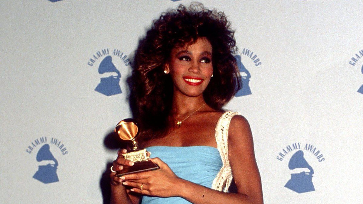 HallOfMimi's tweet photo. Mariah Carey, Céline Dion &amp; Whitney Houston with their first #GRAMMY 🏆 https://t.co/QBvB2ixdg9