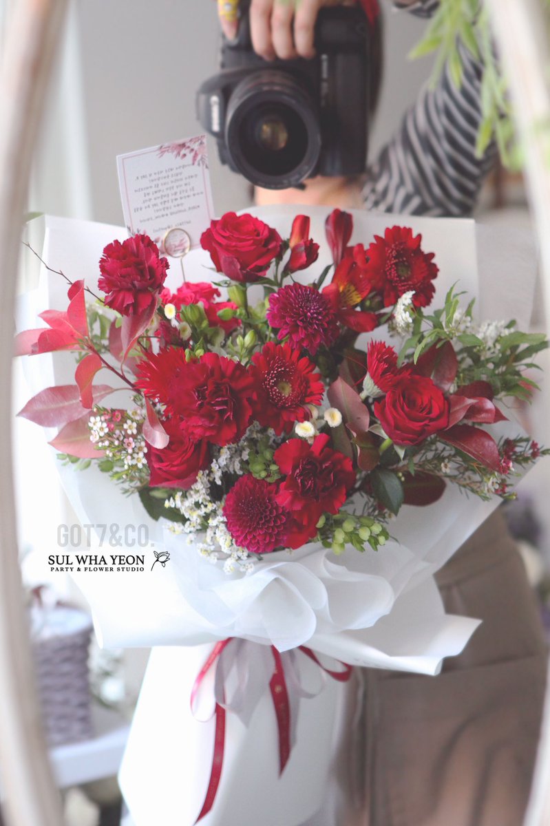 got7co's tweet photo. Our flowers were successfully delivered to H1GHR MUSIC!

Jay B, you are special every day in our world. Know that we will continue to cheer for you on this path forward and let us always go higher together! 🥂✨

@JAYBDEF___ #JAYB
@H1GHRMUSIC #JayB_GoH1GHR
@GOT7Official #GOT7 https://t.co/iGwCBHXksZ