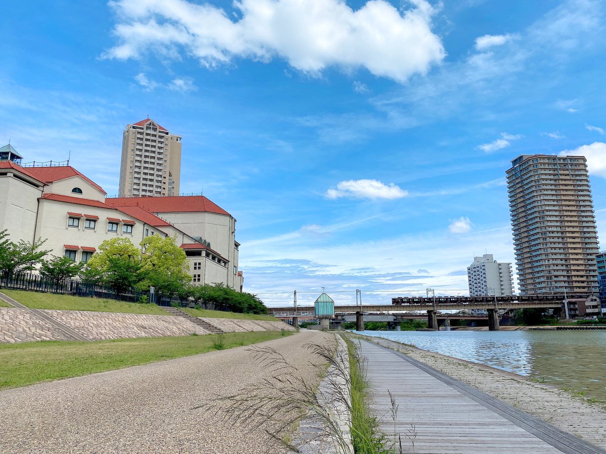 KossiiD's tweet photo. 仕事がだいぶ落ち着いてきました。
宝塚はいい天気です🌿
#河川敷ランチ https://t.co/qAdA8tpTIG