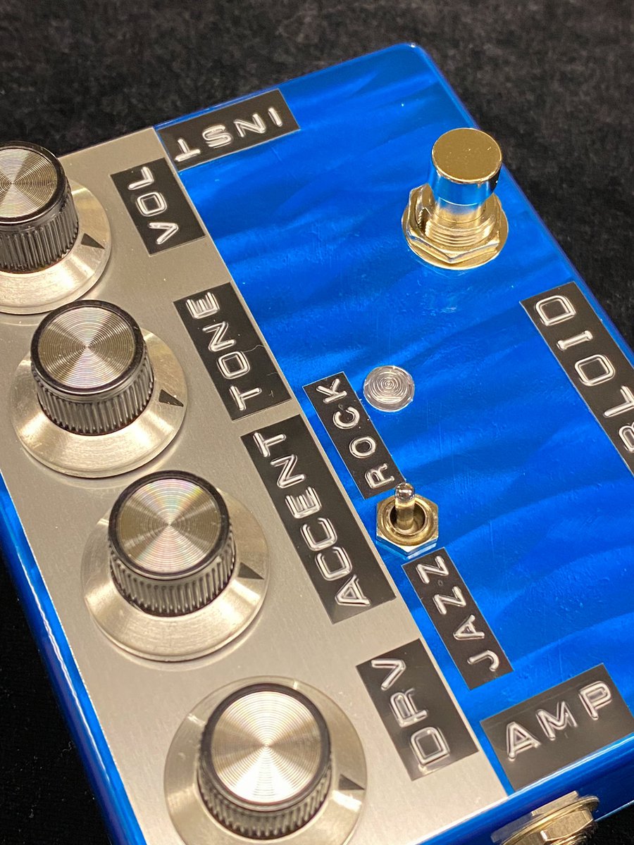 moridaira_mi's tweet photo. Solar Flame Scratch!!!
Shin's Musicよりオーダー品が上がってきました。さてどちらの楽器店さんにいくのでしょうか？お楽しみに。 #シンズミュージック #ダンブロイド #ベースマスタープリアンプ #Dumbloid #Bassmasterpreamp https://t.co/o6ovPN4XWs