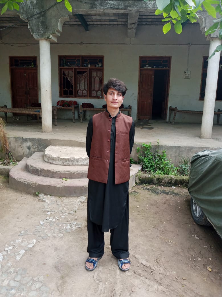 Nangyalkha's tweet image. ته د اختر په سبا راشه
زه به دروځم تورې سترګې سره لاسونه
#EidMubarak 
#toAll
لر او بر افغان وطن والو ته