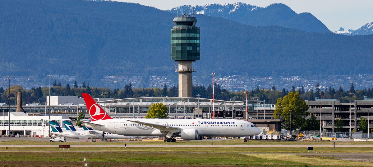 Kent_YVR's tweet photo. They’re here 3 X a week now, but just my second time capturing @TurkishAirlines Boeing #787 departure @yvrairport. Check the wing flex difference in the 2 tower photos 😎 #yvrspotters #avgeek #Vancouver #TCLLC https://t.co/N9CDkUoFLu