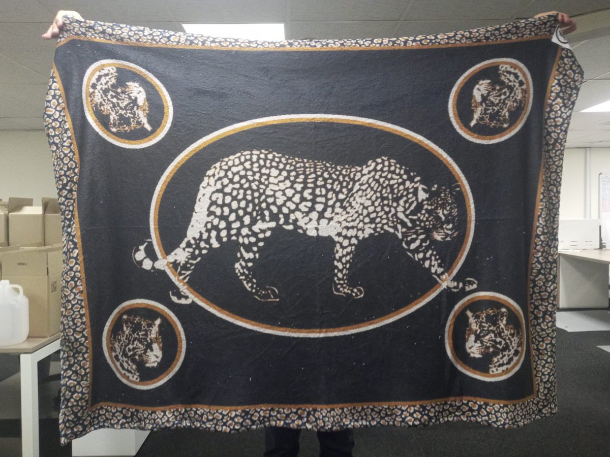 karabo_juju's tweet photo. Good morning Thursday #kangafleezeblankets #HouseofBadimo ##truestorykanga @Kitmediasoluti1 https://t.co/wG86lAjW9H https://t.co/oInsTrUMy1
