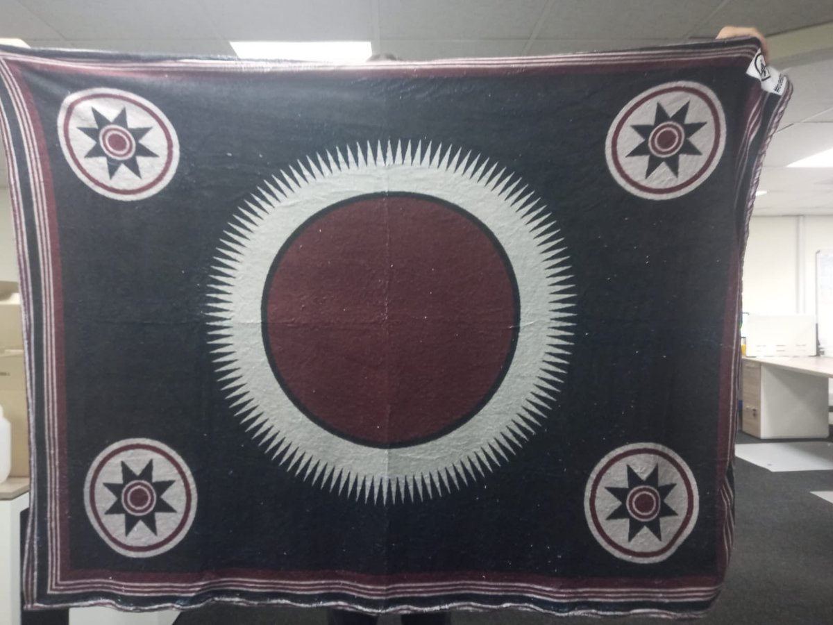 karabo_juju's tweet photo. Good morning Thursday #kangafleezeblankets #HouseofBadimo ##truestorykanga @Kitmediasoluti1 https://t.co/wG86lAjW9H https://t.co/oInsTrUMy1