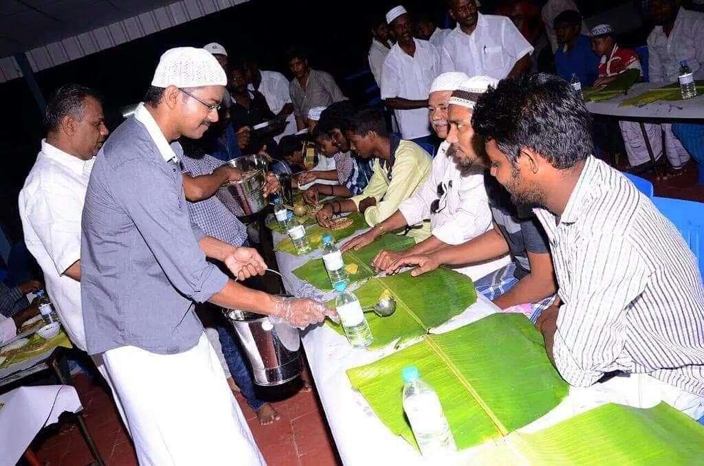 BTP_Offl's tweet photo. Sending All My Love And Good Wishes To You On This Eid. Happy Eid Mubarak My Dear Thalapathy Vijay Fans.. ❤

Wishes By Behalf Of Bangalore Tamil Pasanga Vijay Makkal Iyakkam..!!

#EidMubarak #Master @actorvijay https://t.co/jbUdsVcy9K