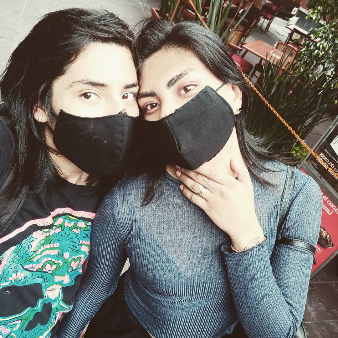Atona13's tweet photo. Día tan hermoso! Día tan glorioso! Celebrando a mi bonbom en su cumpleaños!!! 💐🎉🍨💓☺️
Día para tomar muchas fotos y hacer muchas cosas. https://t.co/YC7nASnaRk