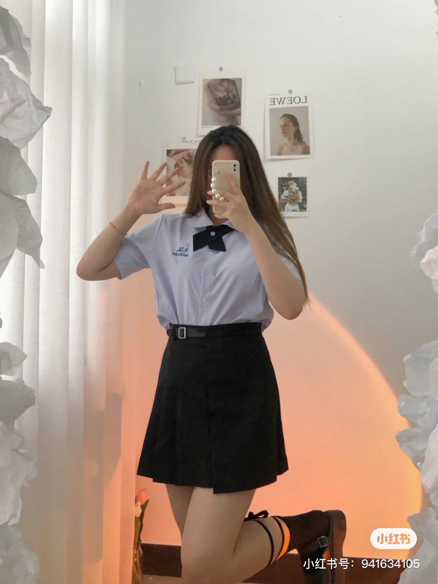 xxhani__'s tweet image. ชุดนักเรียนไทยก็คือเป็นชุดแฟชั่นบ้านเขาไปแน้ว น่ารักอ่า อยากใส่บ้างเลย 💼🤏🏻