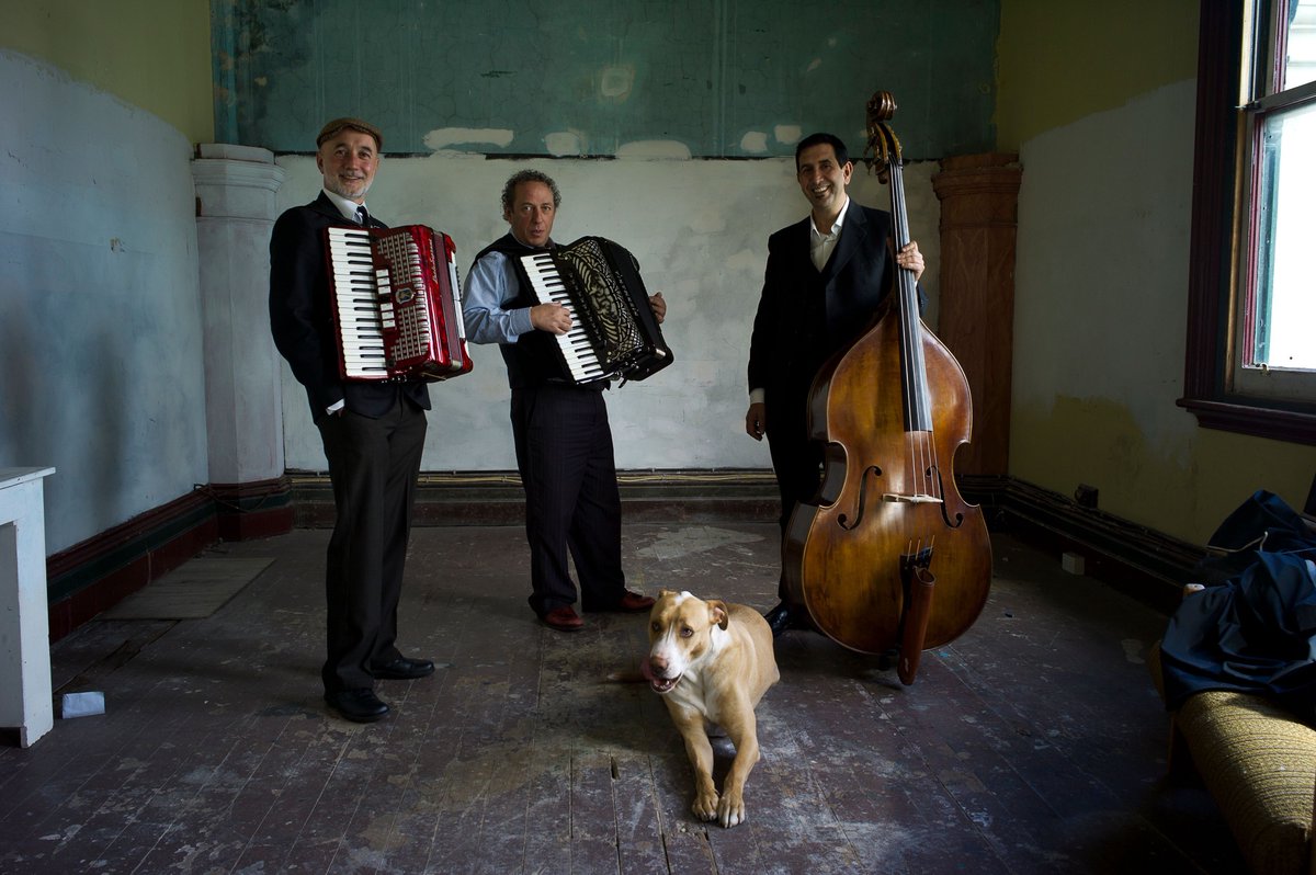 BoiteMusic's tweet photo. The Boite eNews - May 13 - Bella Ciao this Sat 15 only. Bella Ciao is back with styles that range from Tango and Polka to Waltz, Jazz and Tarantella. https://t.co/brlJYJfUCx https://t.co/3WEQjgAMiU