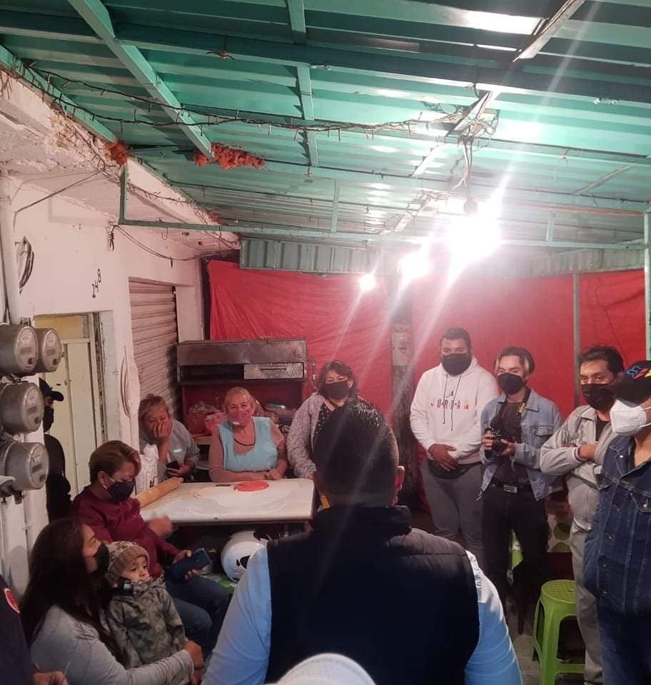 JoseDeJesusAZ's tweet photo. Así termina el día.

¡Siempre gracias por la invitación, su tiempo y espacio! 
Yo no prometo, yo me comprometo. 

#ContigoEsPosible 🤜🏻🤛🏼 #Zetina #VotaRSP #DiputadoFederal https://t.co/knDawUbKMb