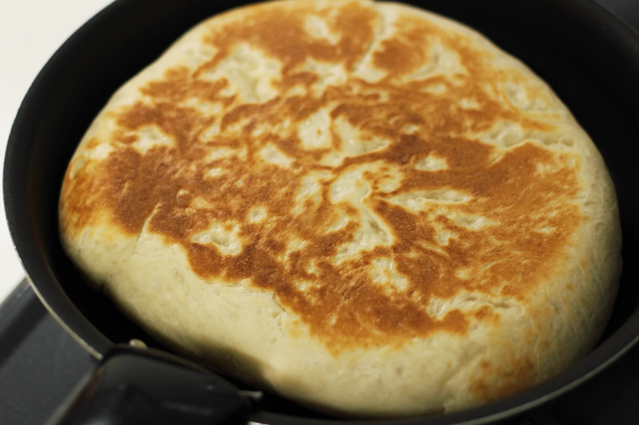 レンジ発酵により20分でハニーチーズナンが完成！カレーの存在を忘れるほど、ナンを食べる手が止まらない！！
