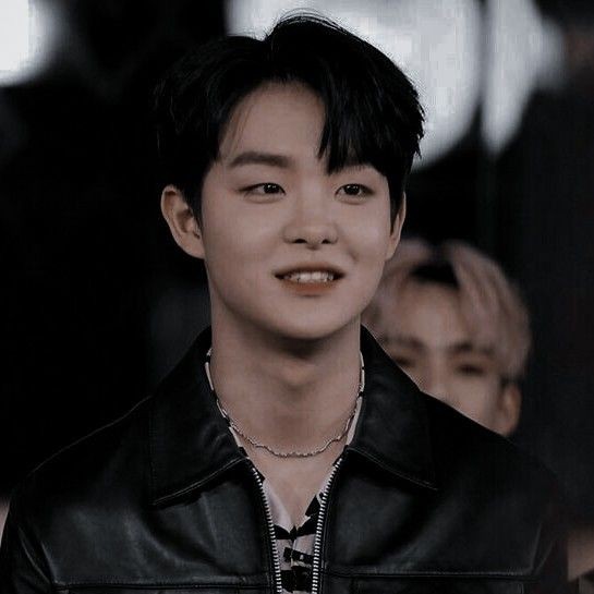 skylewritez's tweet image. Saudade
[sukhoon au] 

—a nostalgic longing to be near again to something or someone that is distant, or that has been loved then lost; "the love that remains."
Is there still a chance to begin again?