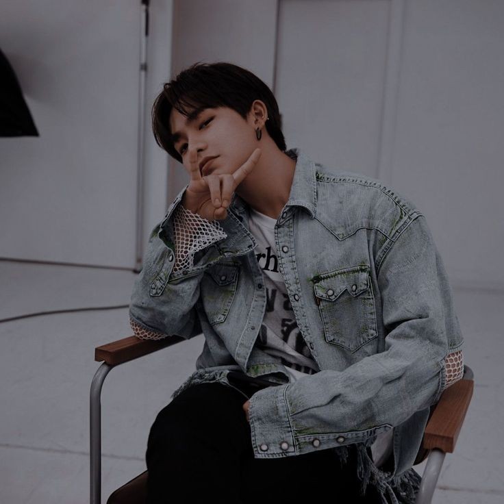 skylewritez's tweet image. Saudade
[sukhoon au] 

—a nostalgic longing to be near again to something or someone that is distant, or that has been loved then lost; "the love that remains."
Is there still a chance to begin again?