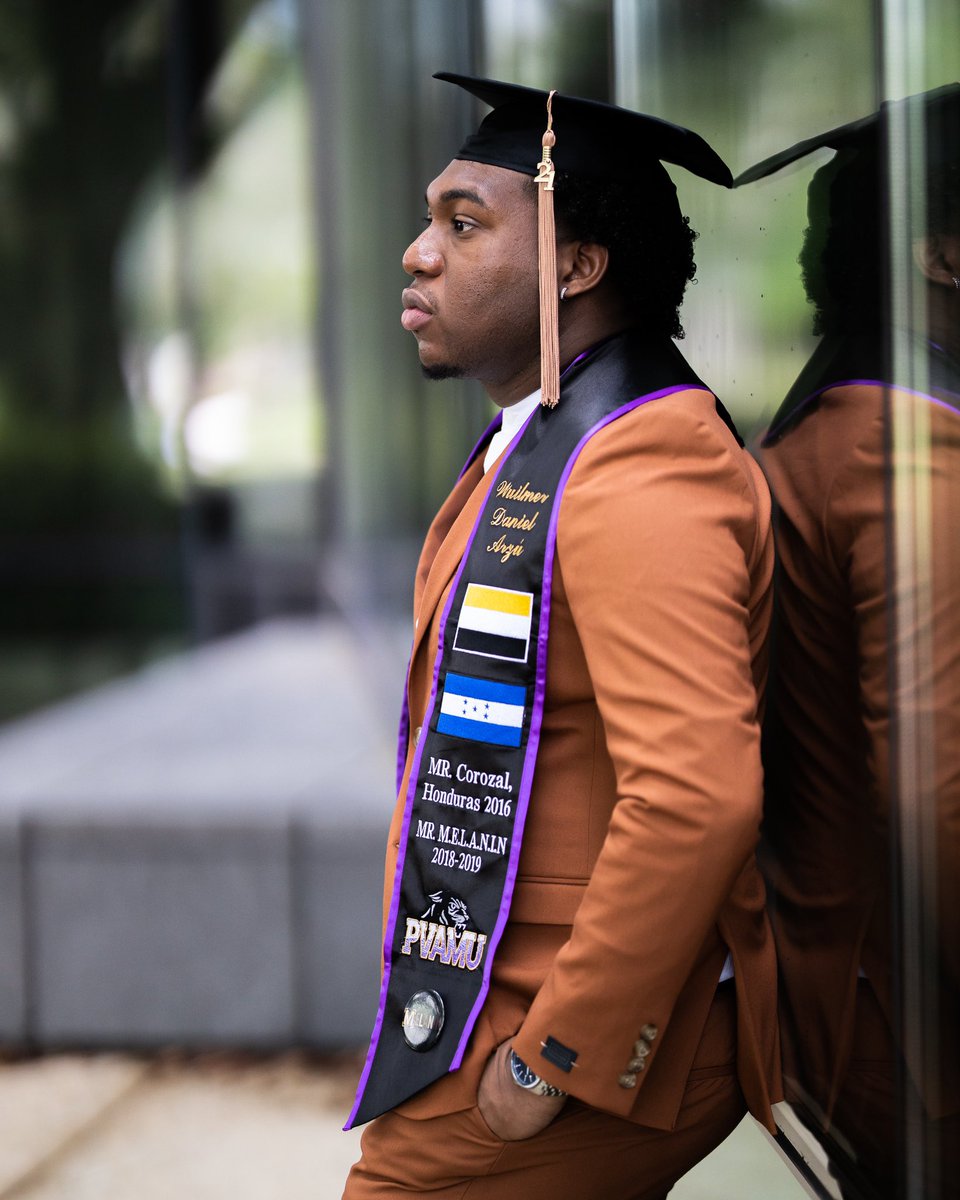 PapiRicoo__'s tweet photo. Only God knows how a dude from the Bronx,New York ended up in Prairie View. But glad I came. Thank you God for this journey.  3 more days 

#PVGradSwag #pvamu21 #Garifuna #Honduras #blackking #Degreed #HBCUGRAD https://t.co/7TIdxIzDKy