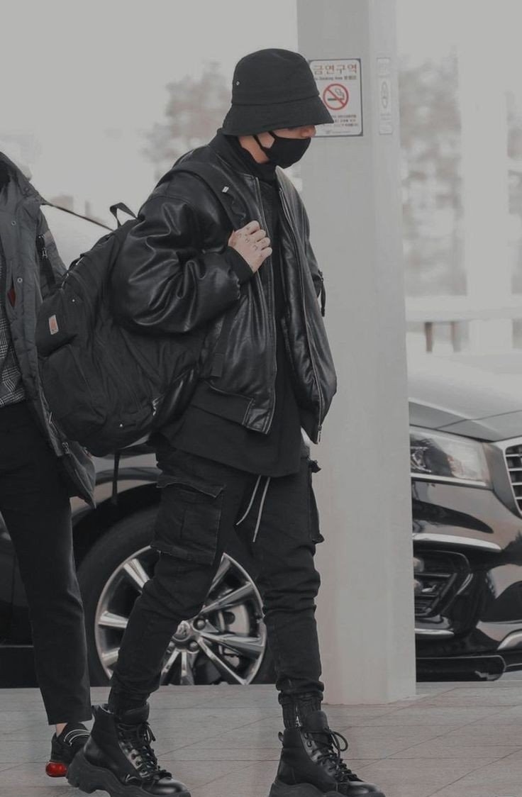 dailykootonin's tweet photo. jungkook in all black outfit breathing in boyfriend material language. 

[ I’m voting for @BTS_twt  for #BBMAsTopSocial ] https://t.co/TqHUQdLMof