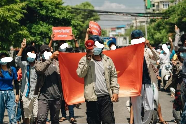 htayphyuzinthwe's tweet photo. University student Unions strike with demonstration of "We never let Junta governed" in #Mandalay.
Demonstration of " We don't want Military Dictatorship"  in #SagaingShweBo.
#May13Coup
#WhatsHappeningInMyanmar https://t.co/HAy6e7yTgN
