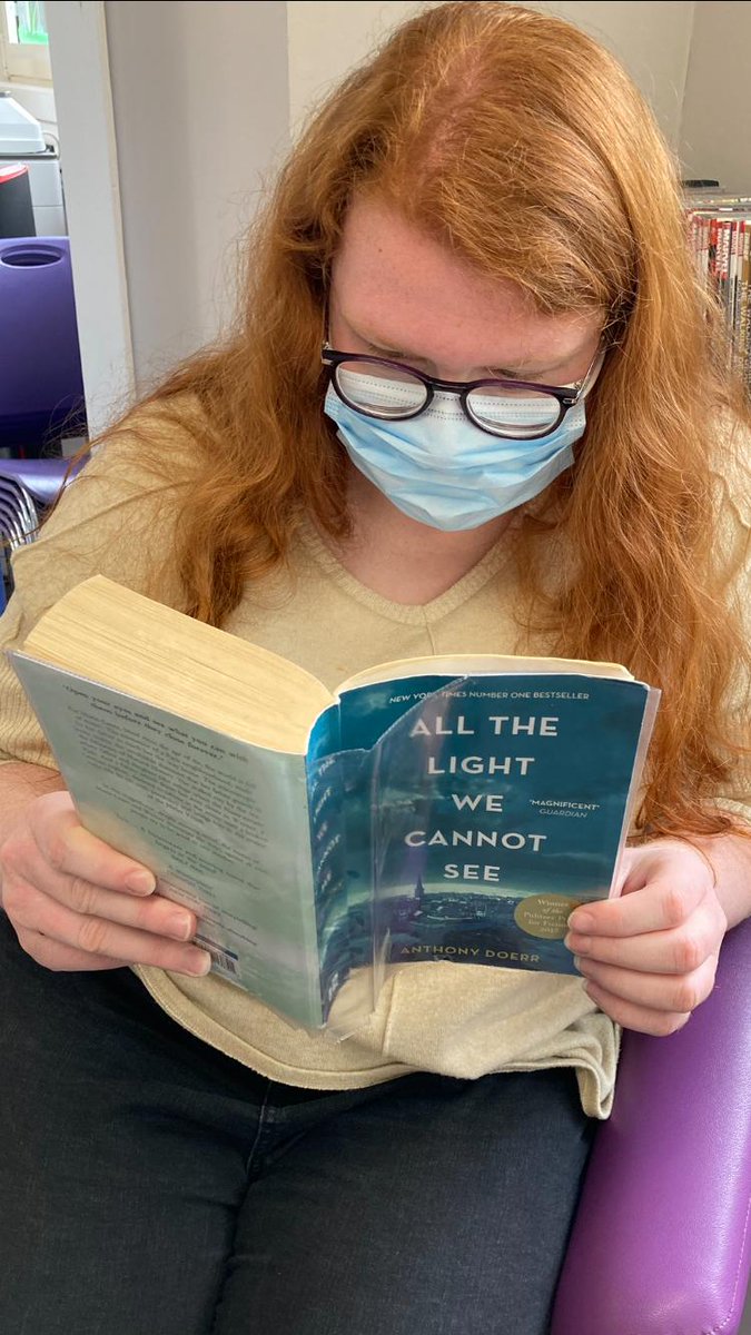 MancLibraries's tweet photo. Brilliant week we've had here at #AbrahamMossLibrary - lovely Eid &amp; now our brilliant staff joining in our #Take10ToRead for #MHAW2021 We're so chilled right now, it's definite proof taking a break to escape into a book helps you relax! #ReadMCR @MCRCityofLit @Literacy_Trust https://t.co/iPqXxnXUGA