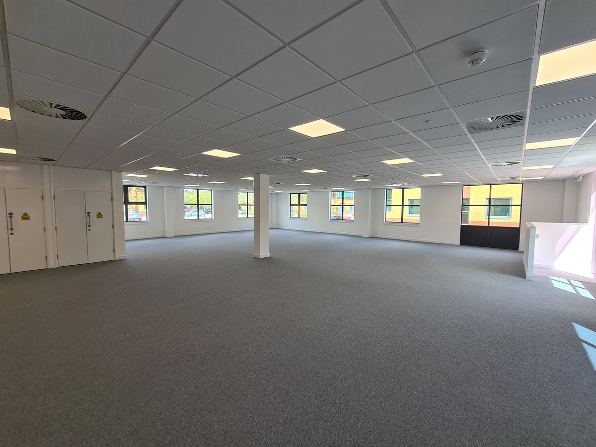 JonesHargreaves's tweet photo. PC has been achieved on the #refurbishment of 10,376 sq ft of office space at Units 4&amp;5 Genesis Business Park, Woking. The works were carried out by @IncoContracts on behalf of London &amp; Scottish Property Investment Management. JH acted as Contract Administrator. https://t.co/HBX7omCqfm