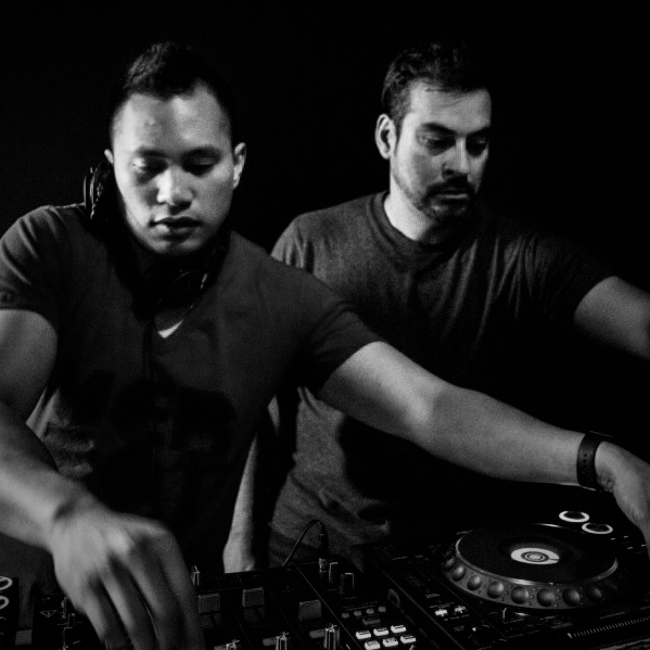 Changing Faces (@changingfacesrs) on Twitter photo 📡We are going big now and by big we mean MASSIVE! Yes we are live now on <a href="/MassiveDance/">Massive Dance Radio</a> with <a href="/warrenvino/">warrenvino</a> Bringing you the latest and greatest #deephouse 🌊🏠 #tunes Then we invite <a href="/LocalOptions/">LocalOptionsMusic</a> back for their 2nd #guestmix 🔥🔥📲click now ow.ly/S7N130rHDoe 📡We are going big now and by big we mean MASSIVE! Yes we are live now on <a href="/MassiveDance/">Massive Dance Radio</a> with <a href="/warrenvino/">warrenvino</a> Bringing you the latest and greatest #deephouse 🌊🏠 #tunes Then we invite <a href="/LocalOptions/">LocalOptionsMusic</a> back for their 2nd #guestmix 🔥🔥📲click now ow.ly/S7N130rHDoe