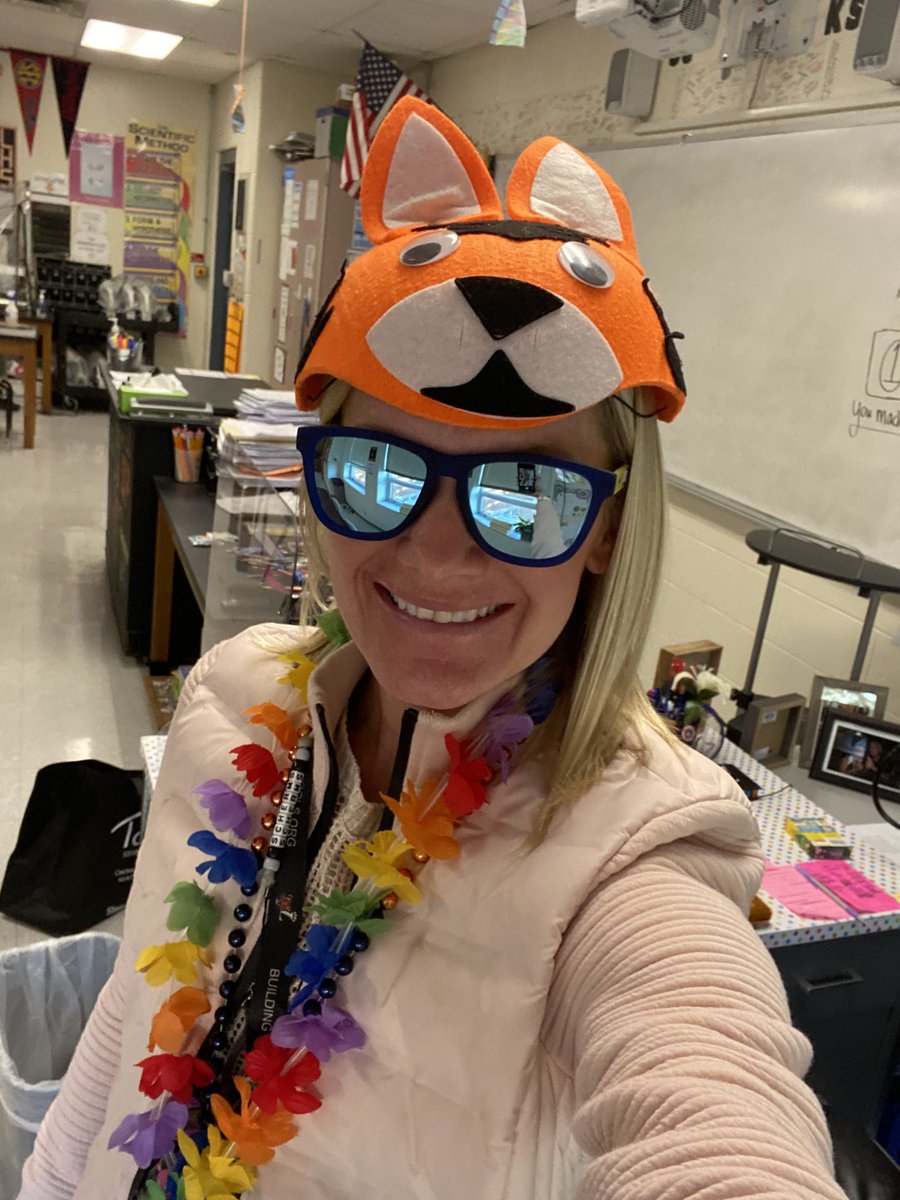 SchermsLHS's tweet photo. It’s the last day before the AP bio exam. 🧬 So excited for my kiddos to get here. Love me some traditions. 👍🏻#itsthefinalcountdown #LHSAPbio @LHSTigrInCharge https://t.co/pMH6YMgnTz