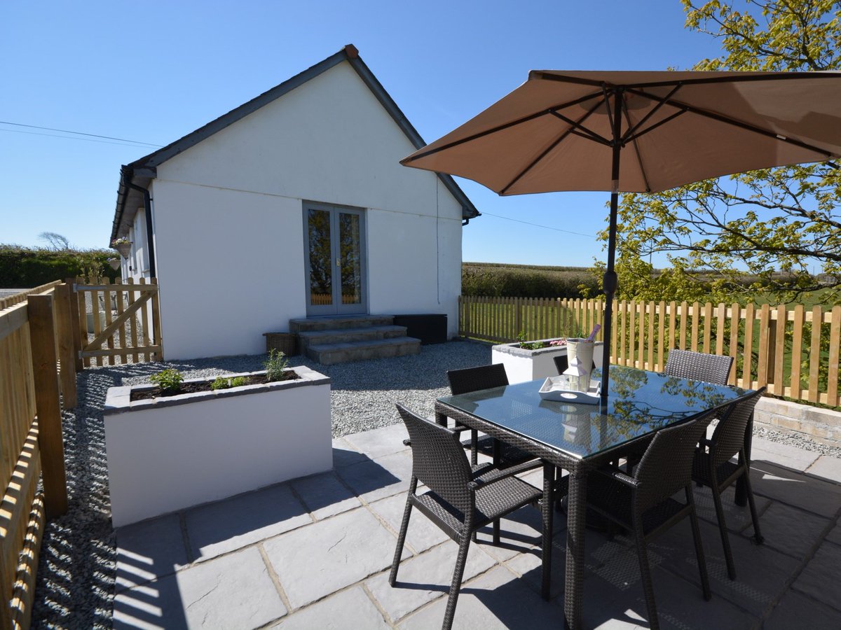 Dog friendly Devon holiday cottage - Bude (11mls NE) - sleeps 4
horizoncottages.com/cottages/32874
Set close to the Devon/Cornwall border this property sits in a peaceful countryside location within easy access of some of Cornwall’s finest seaside locations.
#devon #bude #holidaycottage