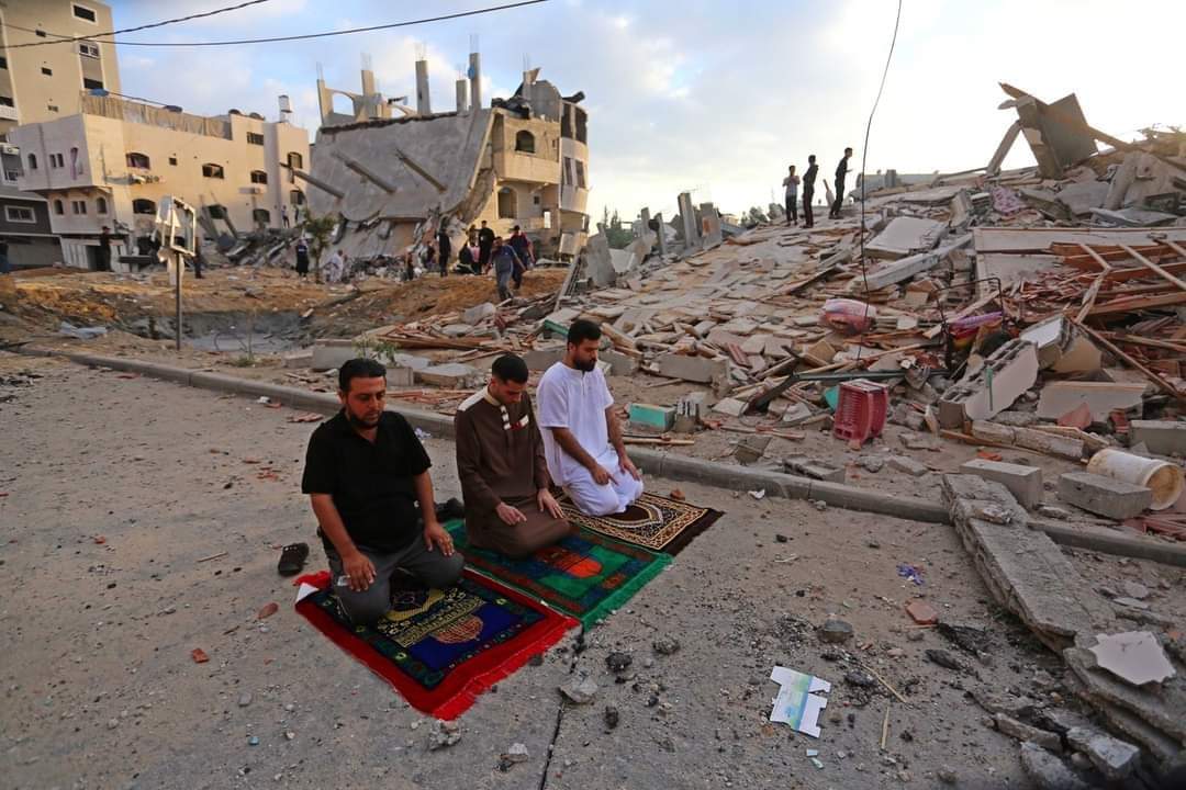 AyaIsleemEn's tweet photo. EID FITR MUBARAK from #Gaza ♥️🇵🇸 https://t.co/PxNVos9WrX