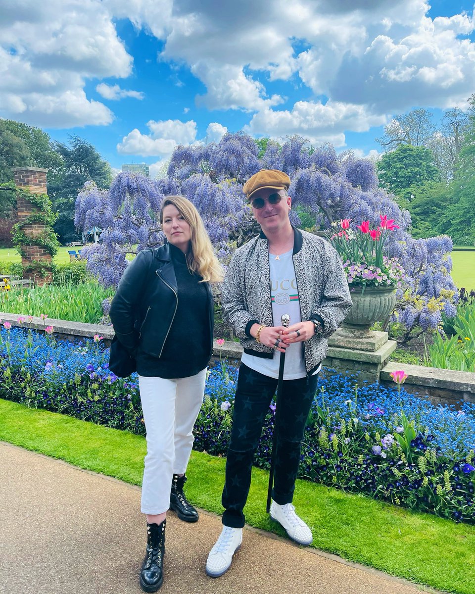 TheJewelleryCut's tweet photo. ๐บ Team TJC meet up! Co-founders @RachaelTaylor and @AndrewMartyniuk had the chance to meet up for the first time in a very long time in the stunning surroundings of the @HurlinghamVenue
๐ Stay tuned for exciting news on #TJCLive returning this October!
#tjcreunion #TJCLive https://t.co/6ZCXURTOLk