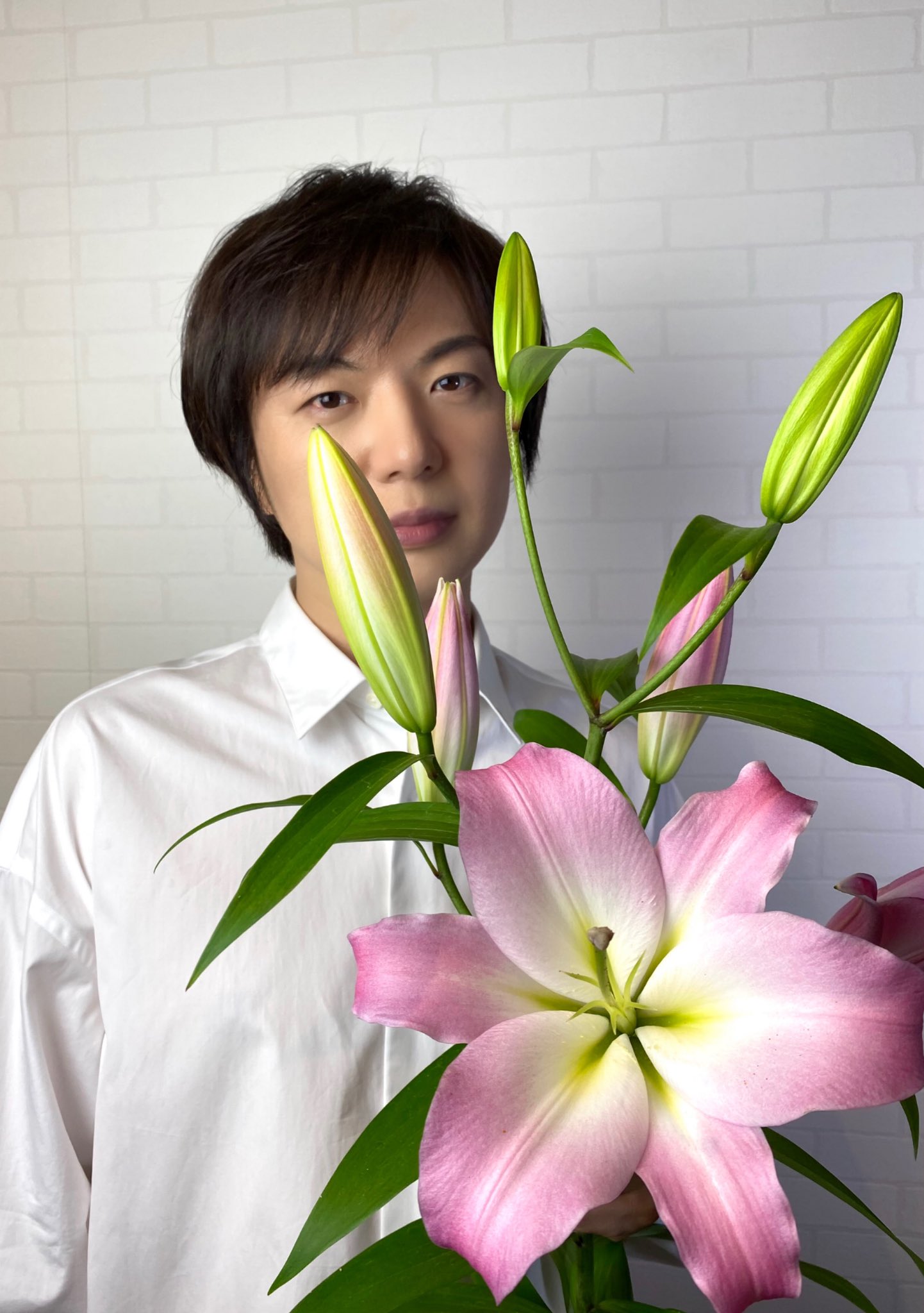 竹島宏スタッフ 公式 ゆり スーパースター ゆり ピンク色の英語の花言葉 Wealth And Prosperity 富と繁栄 英語の花言葉が素敵です 皆さんのスーパースターに なれるように頑張ります 今日も１日お疲れ様でした ひろネット 花便り 花言葉