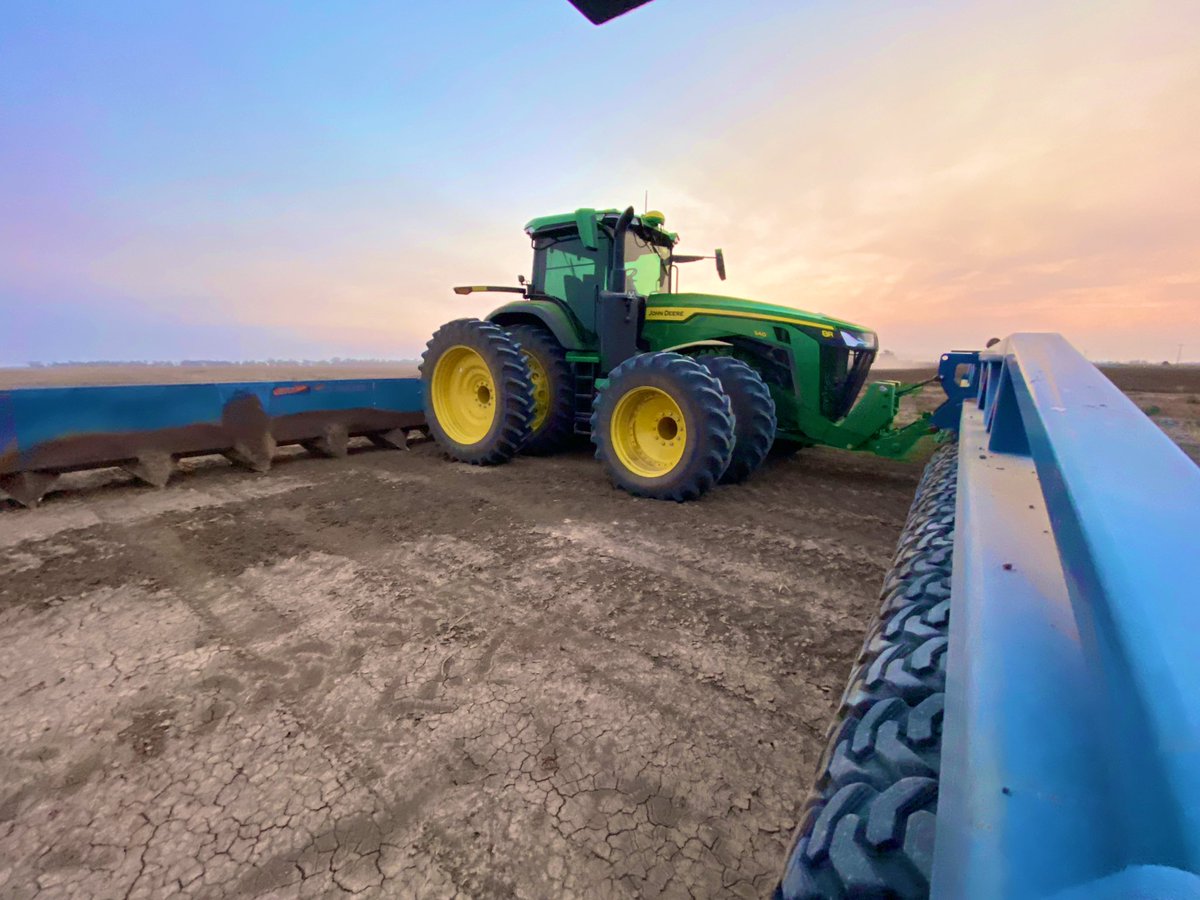 12 meter tyre roller is a bit of a battle for the front linkage.