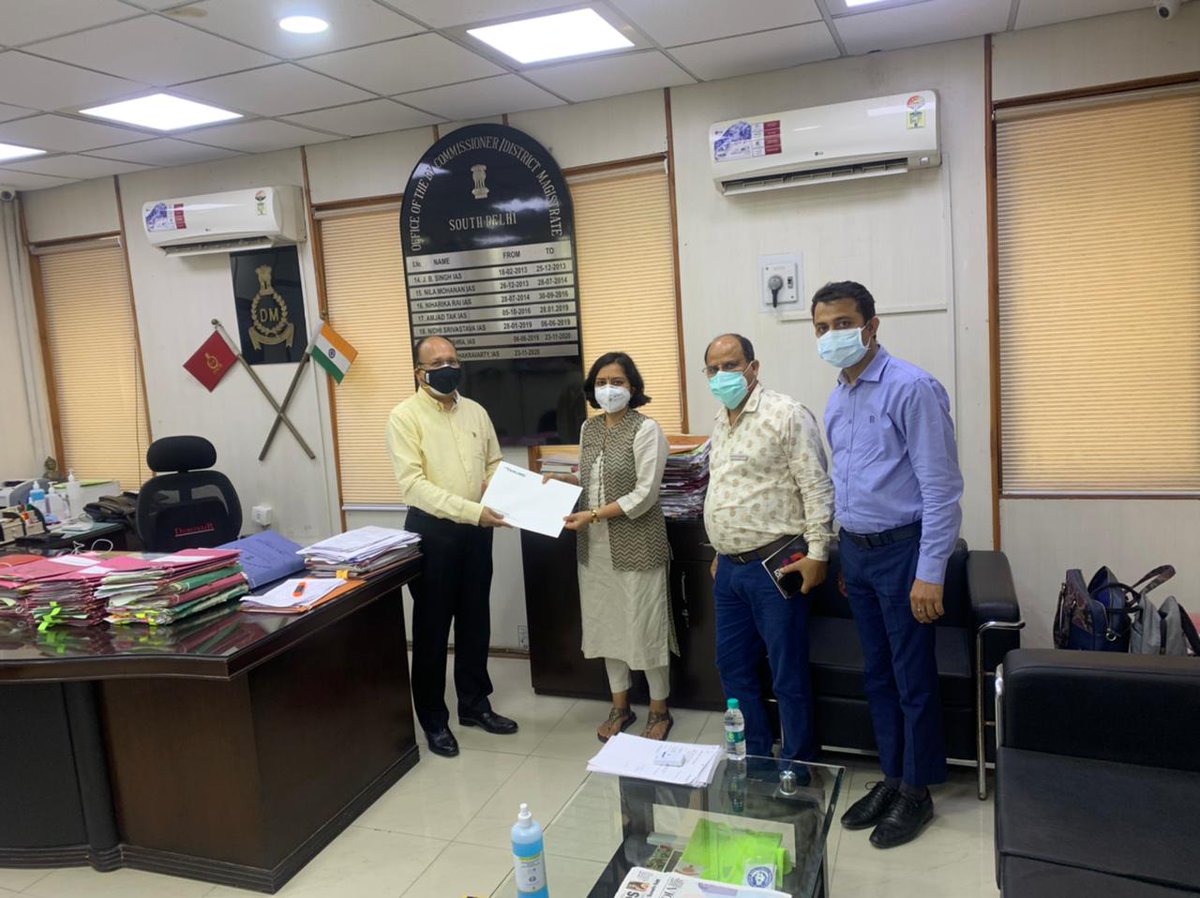 DMSouthDelhi's tweet photo. We are grateful to Terumo for donating 100 Oxygen concentrators to South district administration #SardarPatelCovidCareCentre for the patients. It will definitely help in fight against #Covid-19 #SPCCC #southdelhifightscorona #TogetherWeCan @TerumoIndia   @AirFoundation2 https://t.co/EEoYFcmSsn