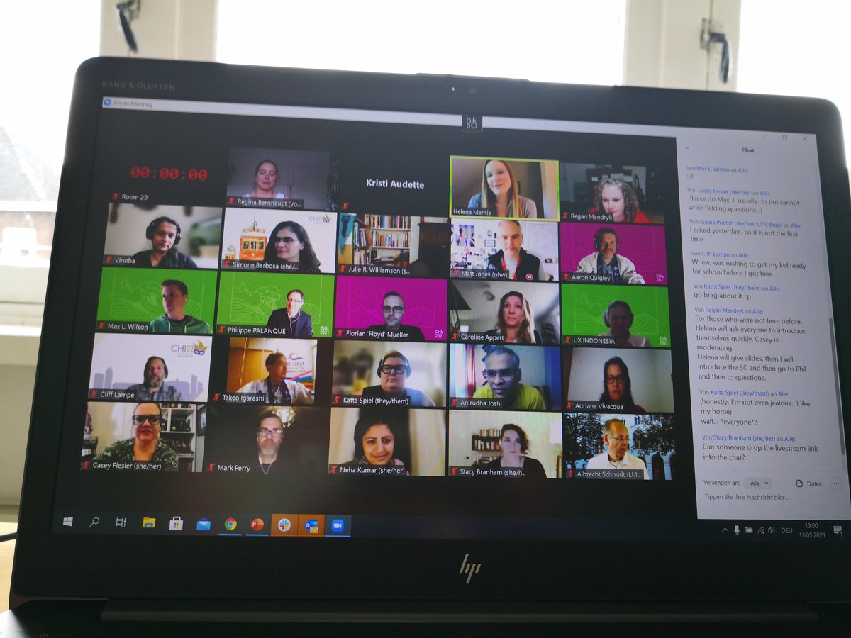 doc_ux's tweet image. Running the @sigchi townhall...with more than 26 people lined up behing the scenes to answer all your questions