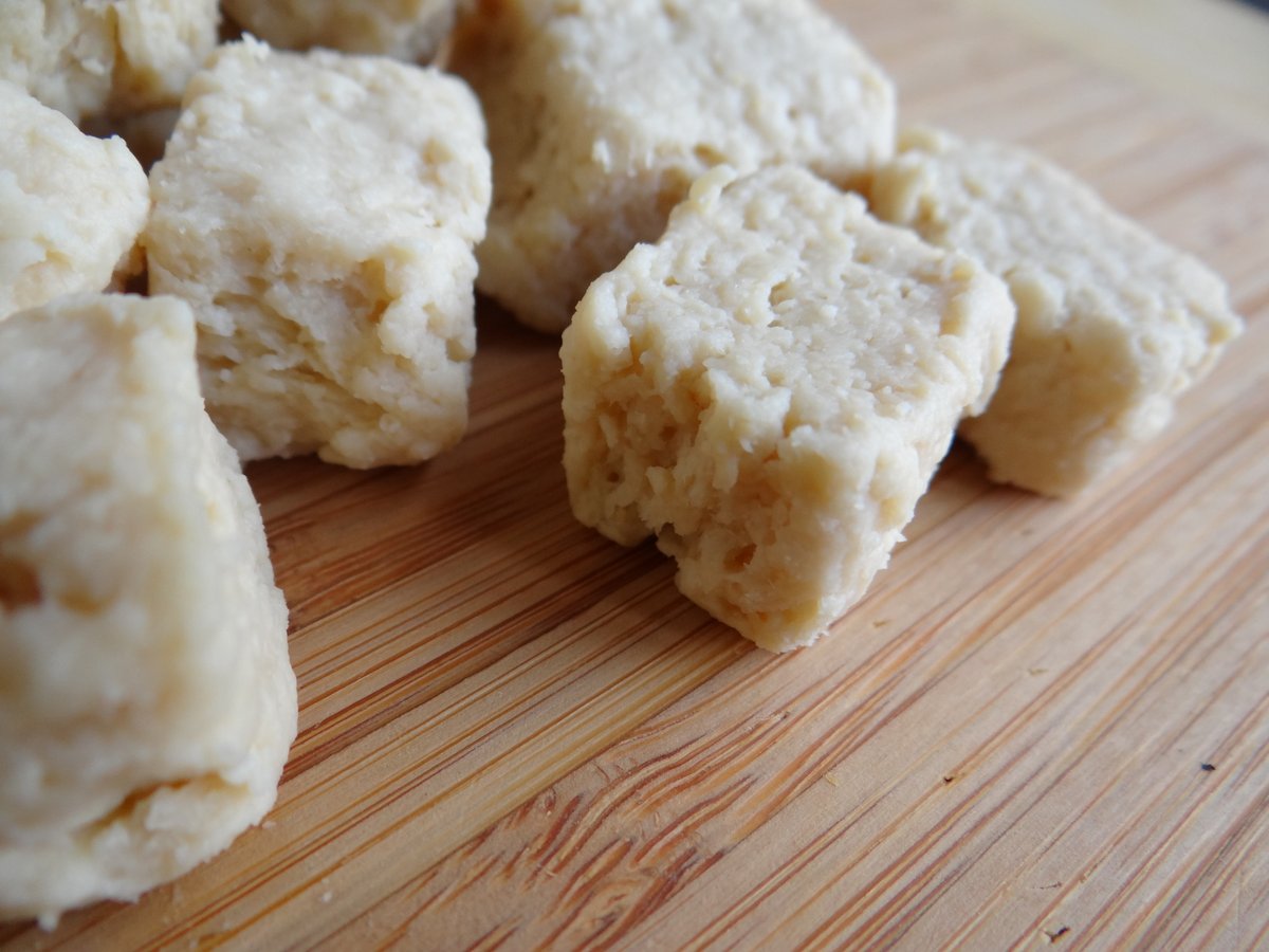 "We found that mycoprotein can reduce the digestion of fat and bind bile salts in simulated digestion of the upper gut (stomach and small intestine)."

<a href="/Raf_Col_/">Raffaele Colosimo</a> shares how mycoprotein, found in <a href="/QuornFoods/">Quorn Foods UK</a>, influences digestion: ow.ly/zhYh50EHpQZ 

#NationalVegetarianWeek